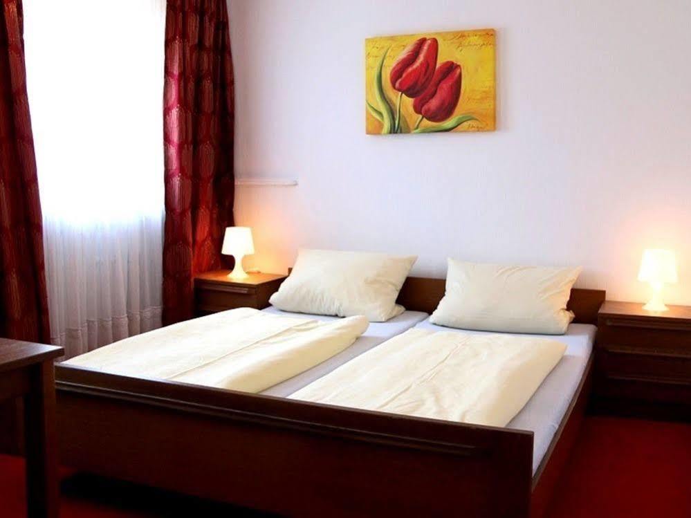 Gasthaus Tannenhof Lutz Ngoại thất bức ảnh